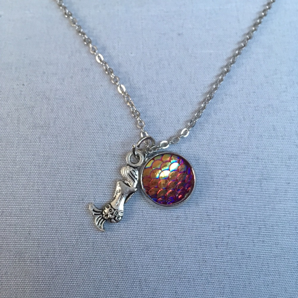 🌼5 for $25🌼 Mermaid Necklace